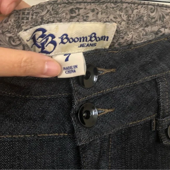 BOOM BOOM Jeans Womens Juniors 7 Low Rise Jeans Dark Wash Buttons NWOT - Picture 6 of 14